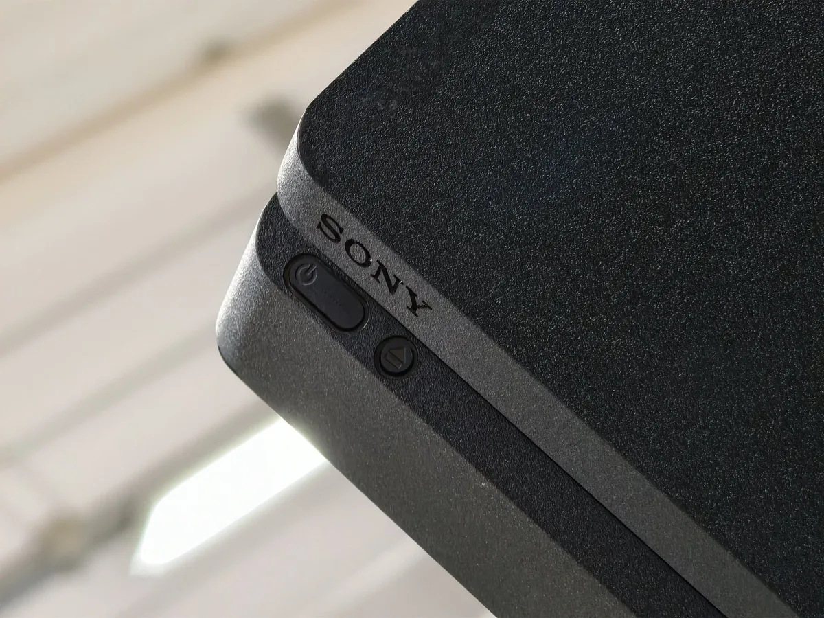 Sony PlayStation 4 Slim 500 ГБ - фото 2