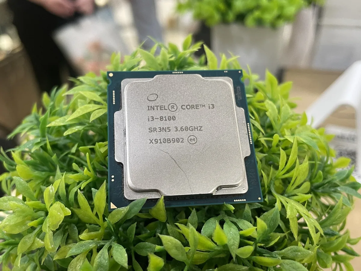 Intel Core i3-8100 (LGA1151v2) - фото 1