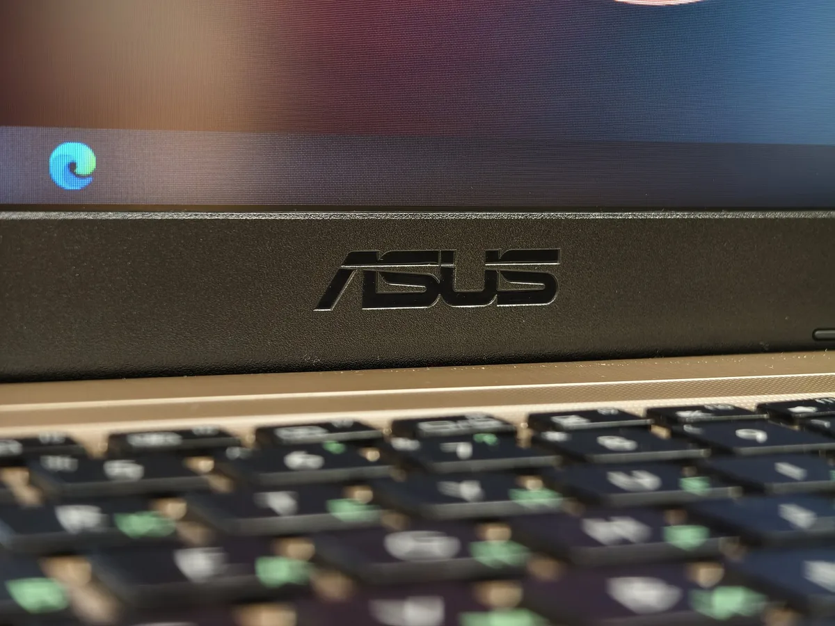 15.6" Ноутбук ASUS D540MB-GQ080T - фото 3