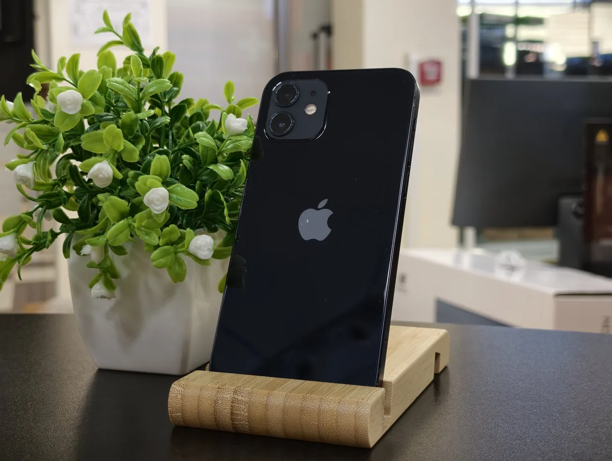 iPhone 12 64 ГБ - фото 2