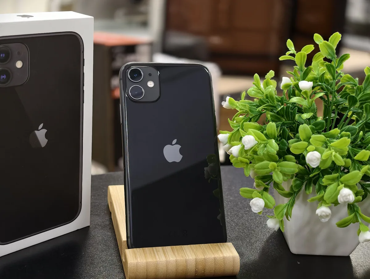 iPhone 11 64 ГБ, 77% - фото 2
