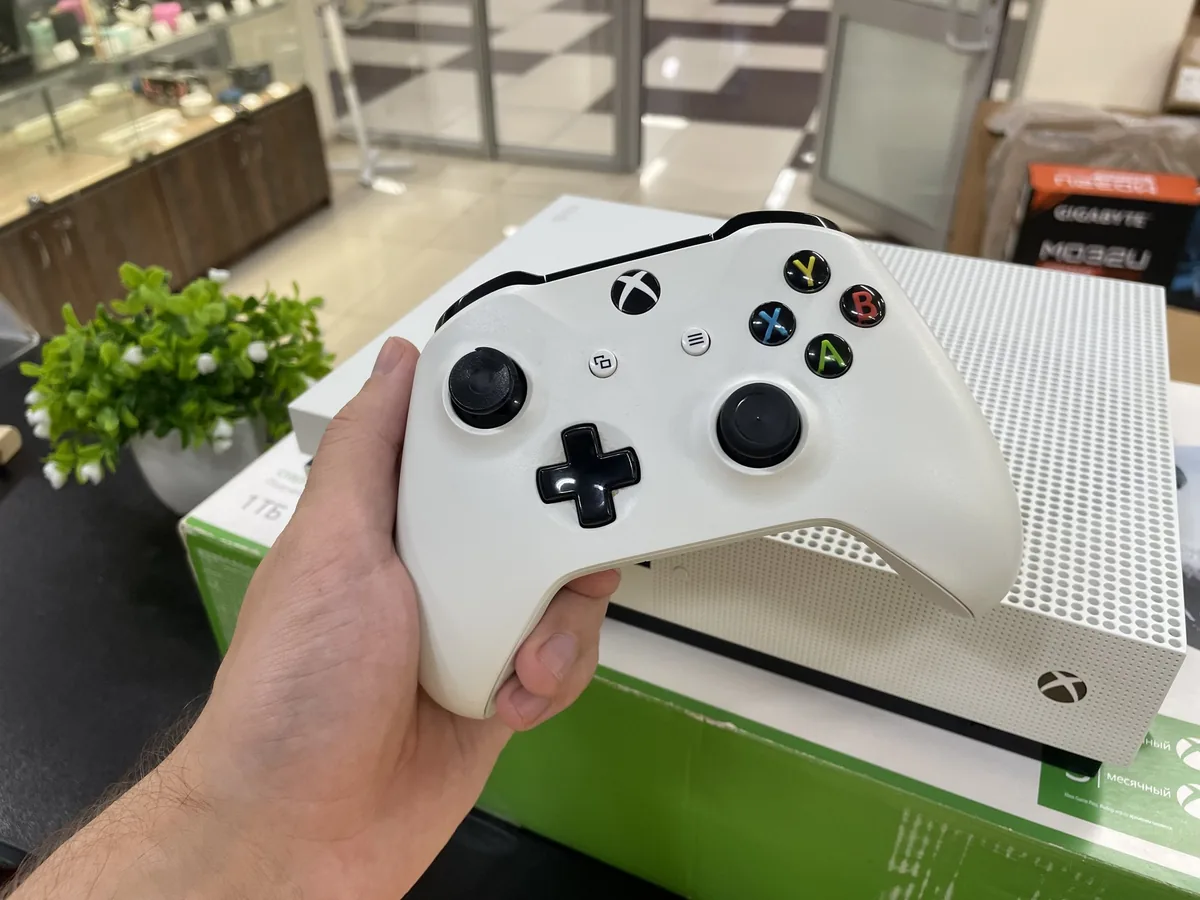 Microsoft Xbox ONE S 1 Tb - фото 2