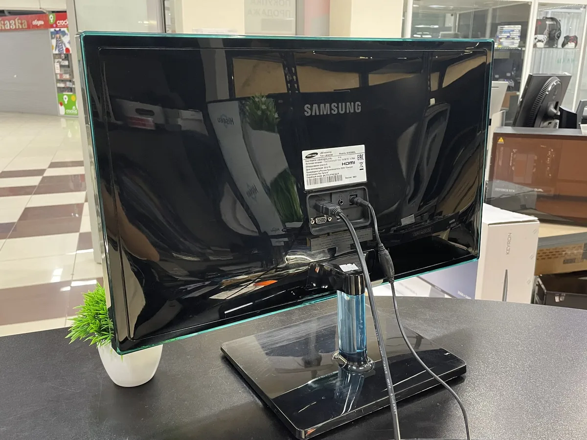 23.6" Монитор Samsung S24D390HL - фото 2