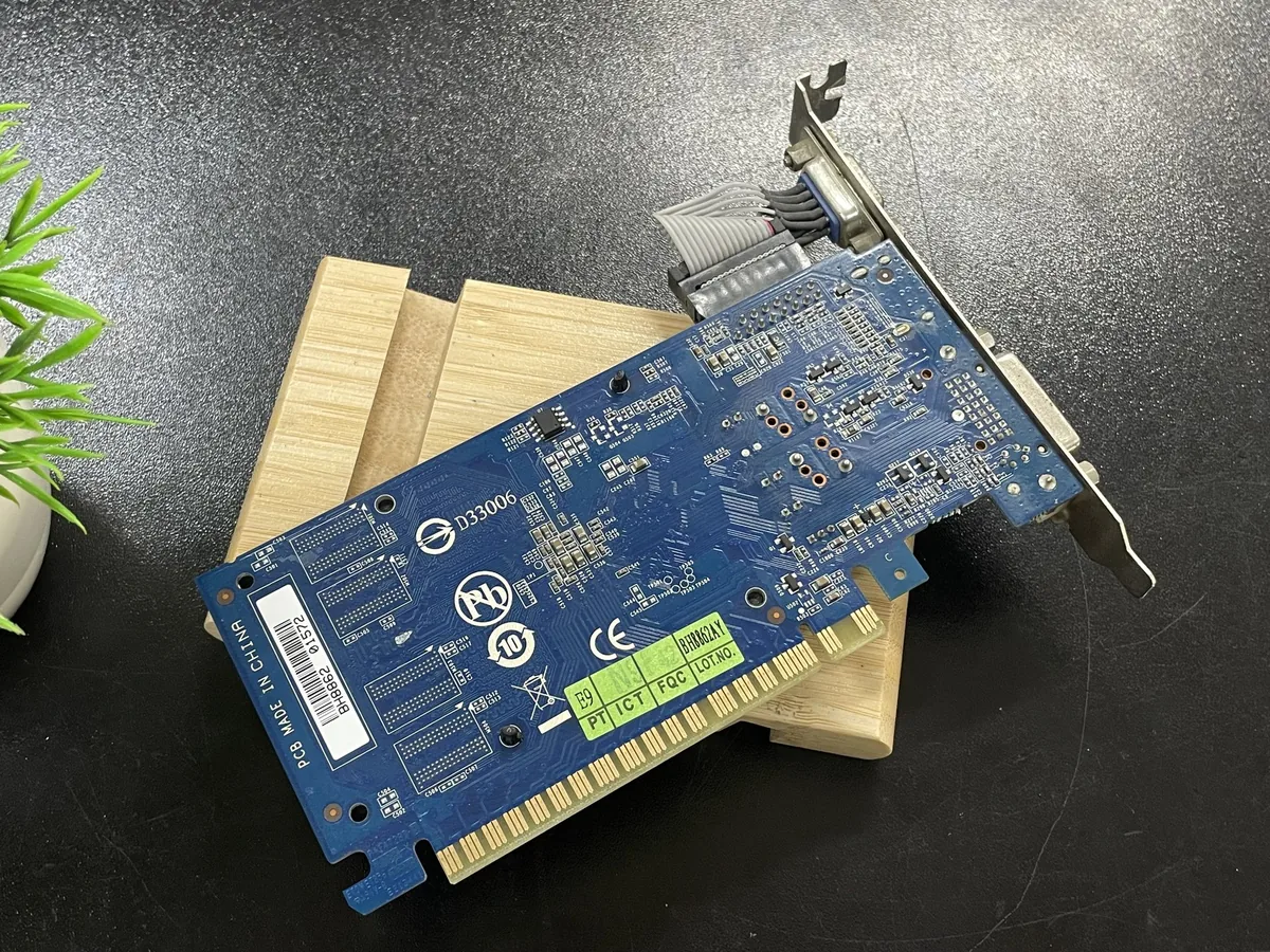 GigaByte GT 520 1 ГБ - фото 3