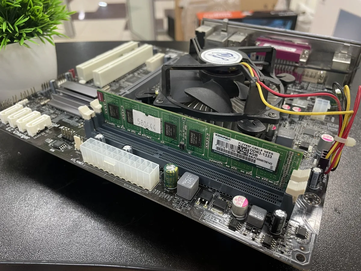 Готовый комплект (LGA1155) G440 / H61 / 4 ГБ - фото 4