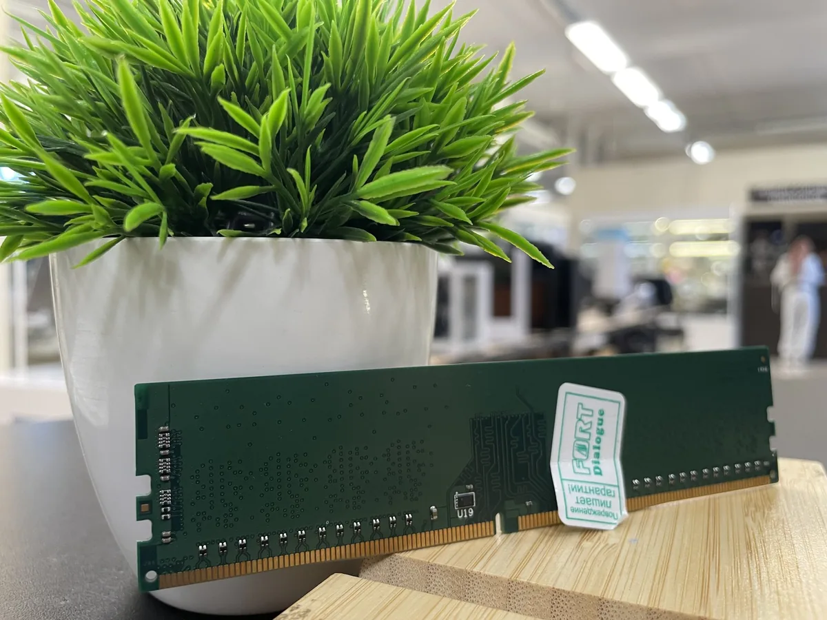 Crucial 8 ГБ DDR4, 2400 МГц - фото 2