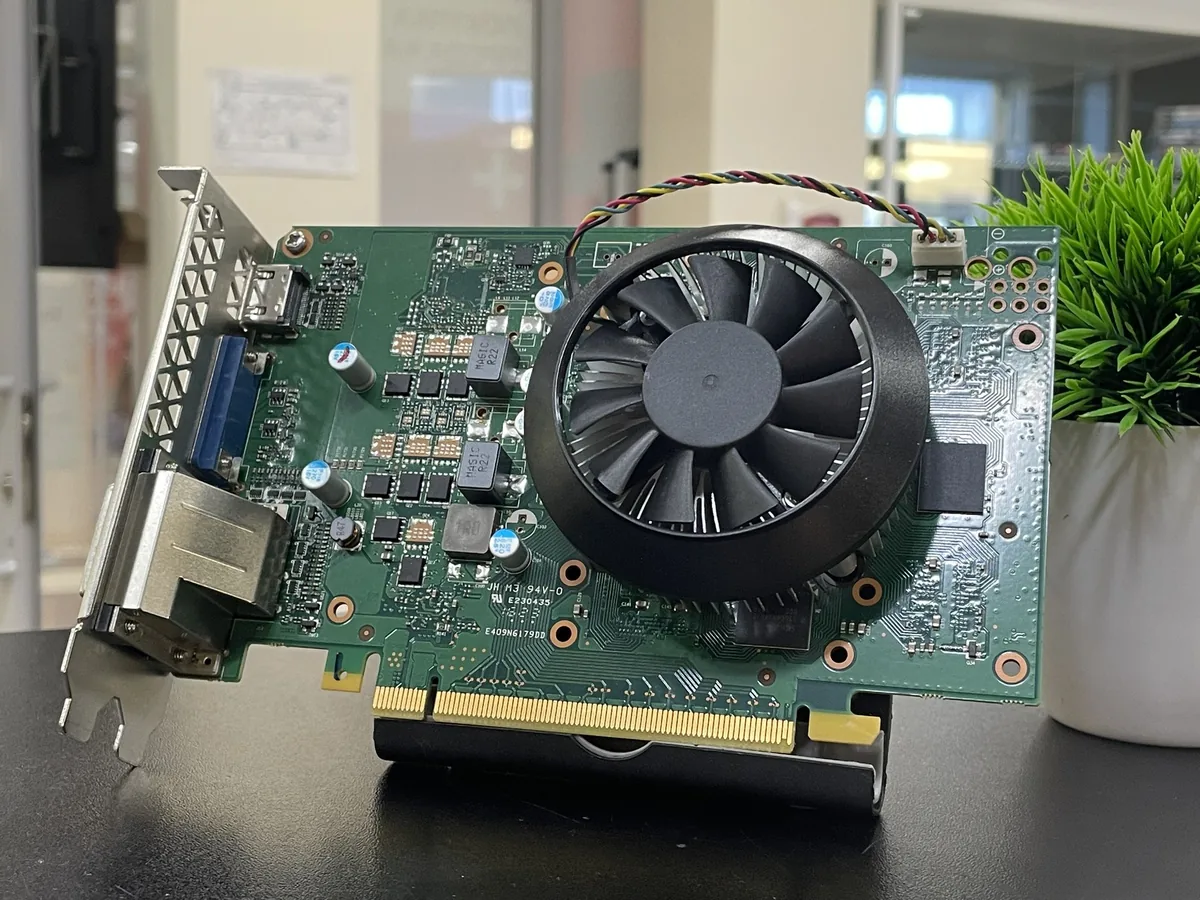 GeForce GTX 750 2 ГБ - фото 1