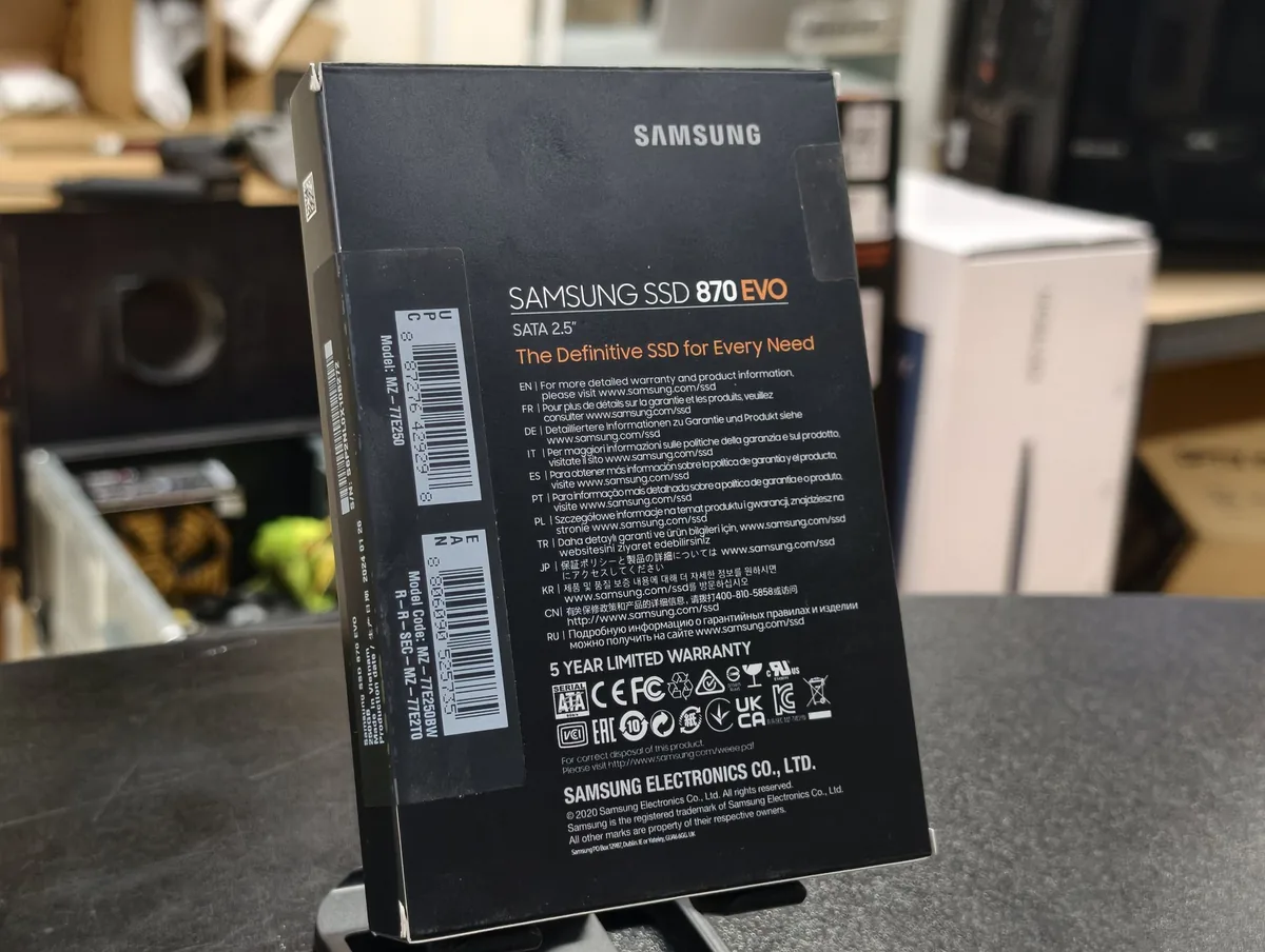 Новый SSD Samsung EVO 870 250 Гб MZ-77E250 - фото 2