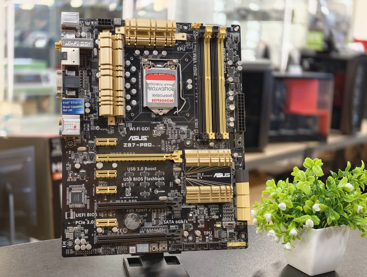 ASUS Z87-PRO (LGA1150) - фото 1