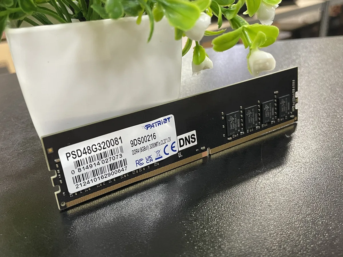 Patriot 8 ГБ DDR4, 3200 МГц - фото 1