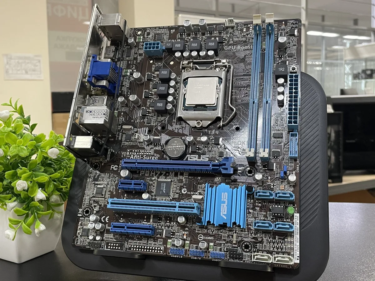 ASUS P8H77-M LE (LGA1155) + i3-3220 - фото 1