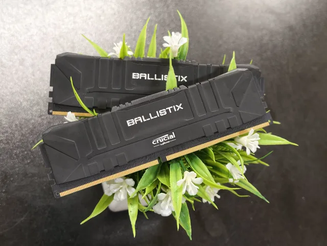 Crucial Ballistix 8 Гб (2 х 4 Гб) DDR4 / 3600 МГц - б/у техника в Нижнекамске