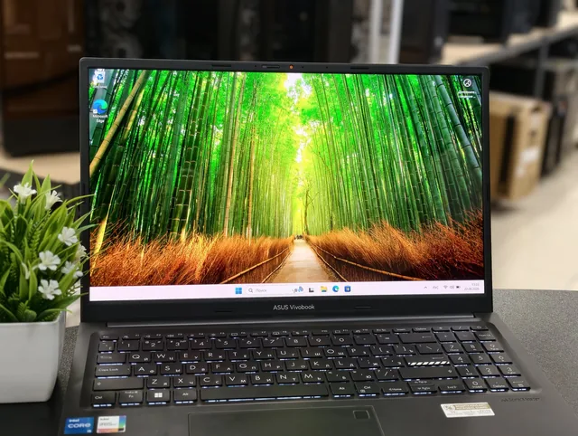 15.6" Ноутбук ASUS VivoBook 15X OLED K3504VA - б/у техника в Нижнекамске