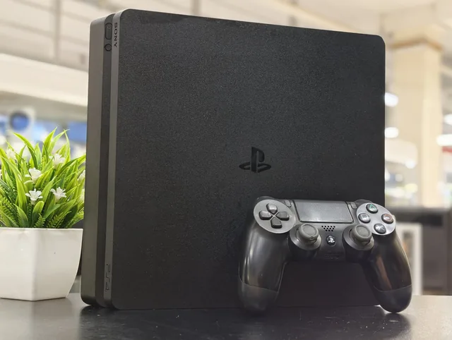 Sony PlayStation 4 Slim 500 ГБ - б/у техника в Нижнекамске