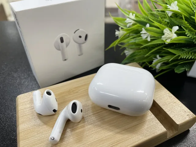 Apple AirPods 4 Оригинал - б/у техника в Нижнекамске