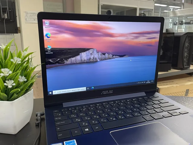 13.3" Ноутбук ASUS ZenBook 13 - б/у техника в Нижнекамске