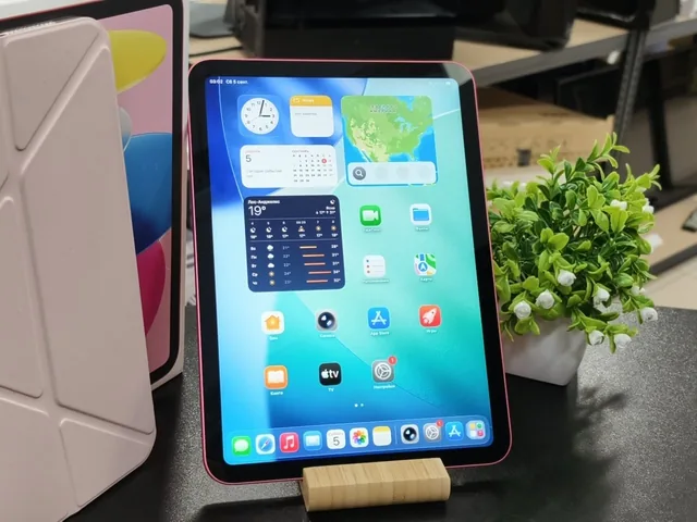 11" Планшет Apple iPad (11th Gen) Wi-Fi 128 ГБ - б/у техника в Нижнекамске