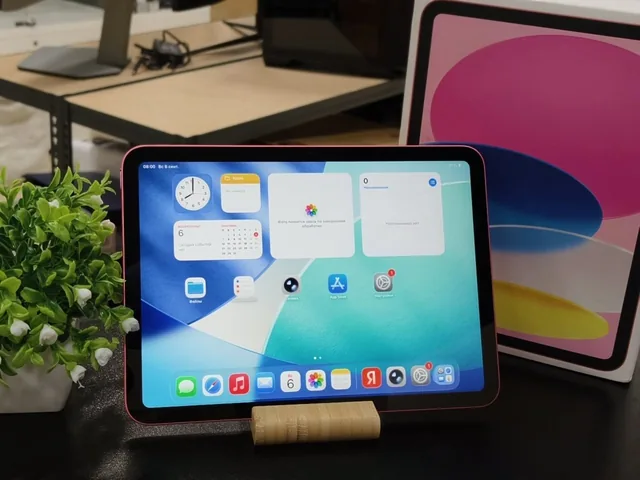 11" Планшет Apple iPad (11th Gen) Wi-Fi 128 ГБ - б/у техника в Нижнекамске