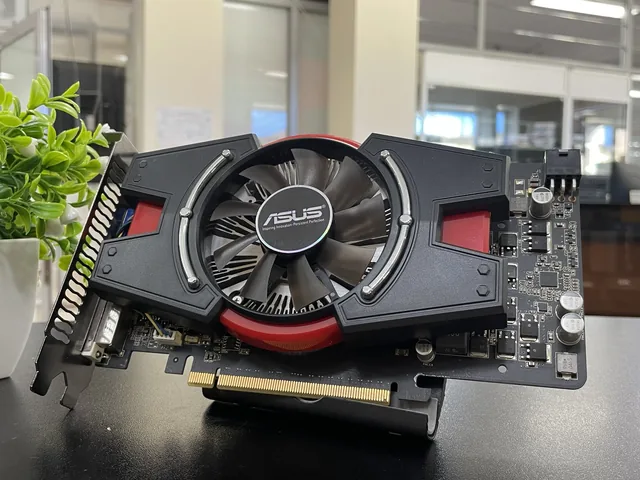 ASUS GTS 450 1 ГБ - б/у техника в Нижнекамске