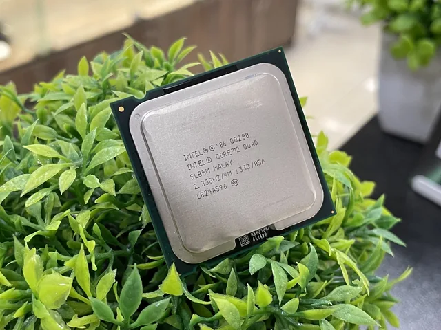 Intel Core 2 Quad Q8200 - б/у техника в Нижнекамске